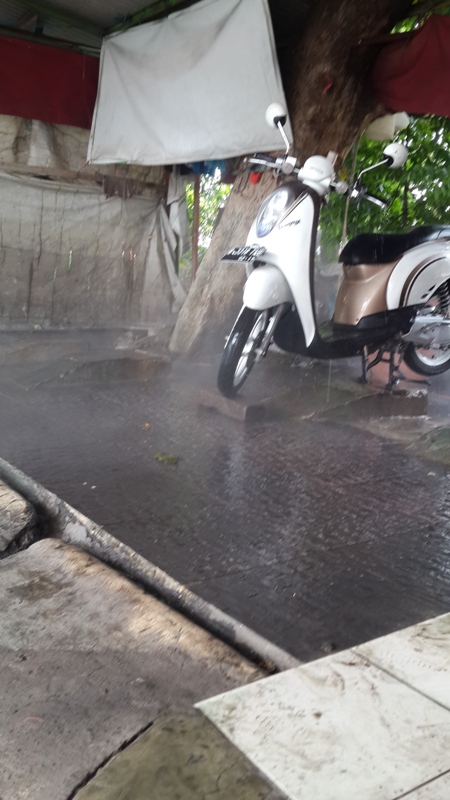 Tempat Cuci Motor di Kampung Ambon 2