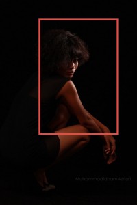 teknik foto low key yang keren dengan model black woman 2