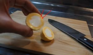 Mau Tahu Cara Buat Telur Rebus Terbalik, Ini Caranya